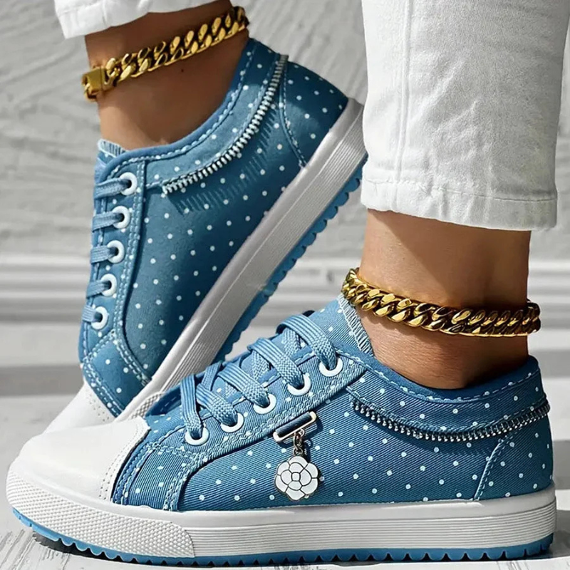 Light Blue | Closed / 12