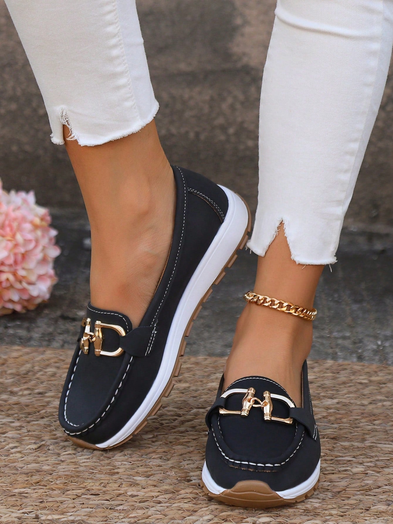 Black / US 10 (EU 40)