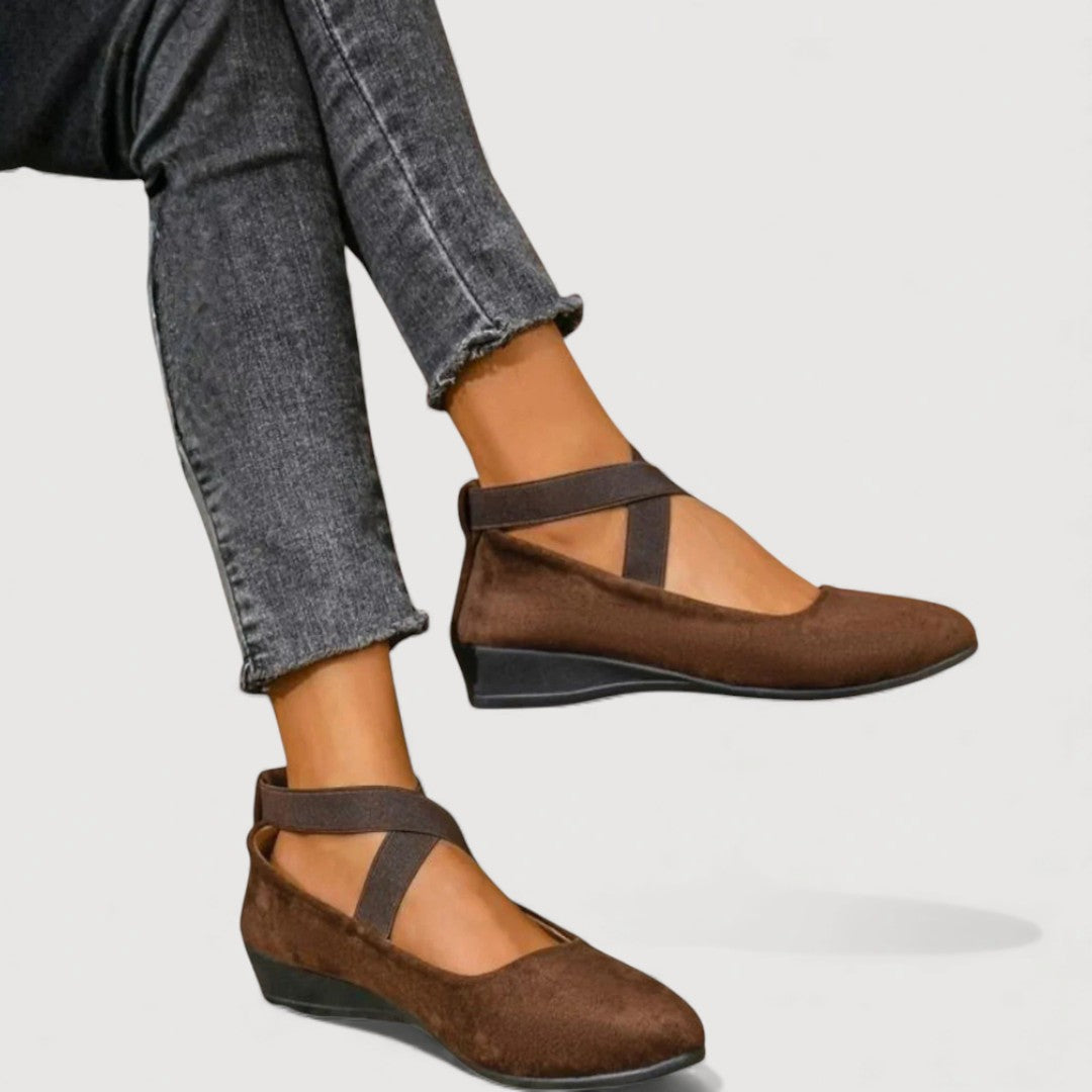 Brown / US 9.5 (EU 41)
