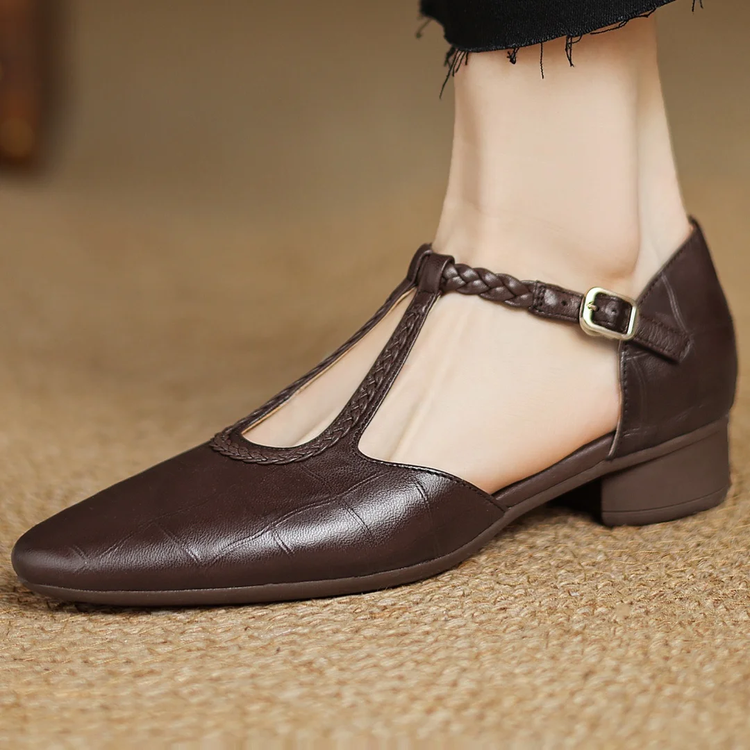 Brown / 11