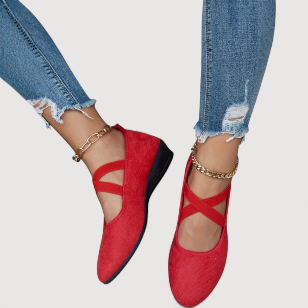 Red / US 9.5 (EU 41)