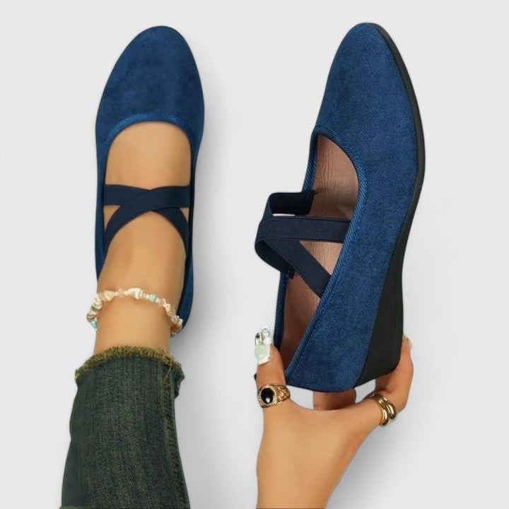 Blue / AU 10 (US 12)