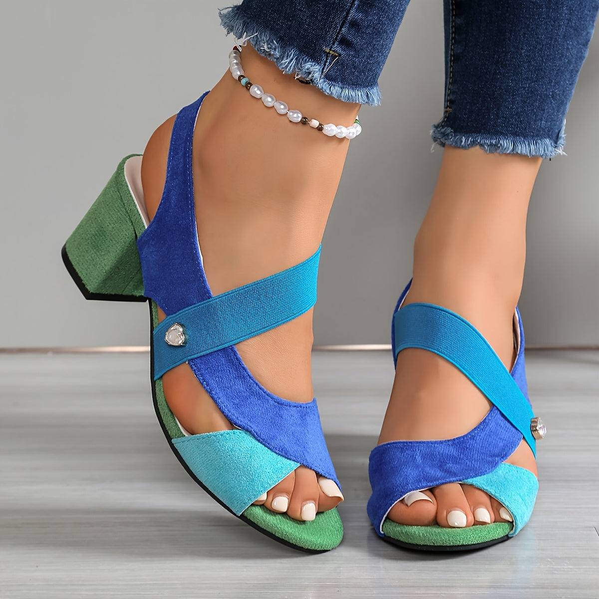 Sky Blue / CA 10 (US 10)