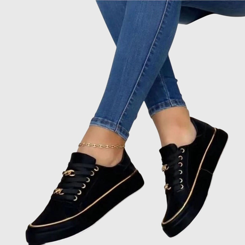 Black / US 9.5 - EU 40.5