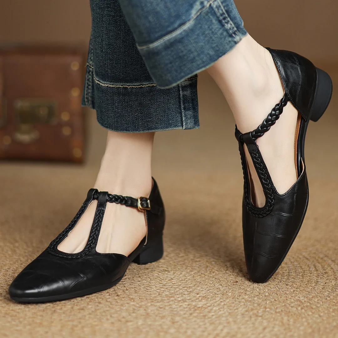 Black / US 10 (EU 40)