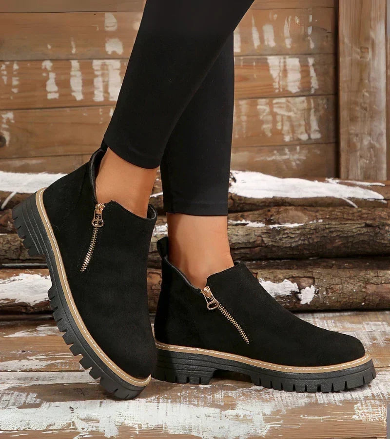 Suede Black / 43