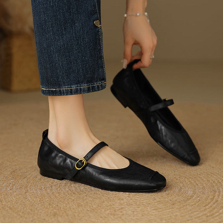 Black / US 9.5 - EU 40.5