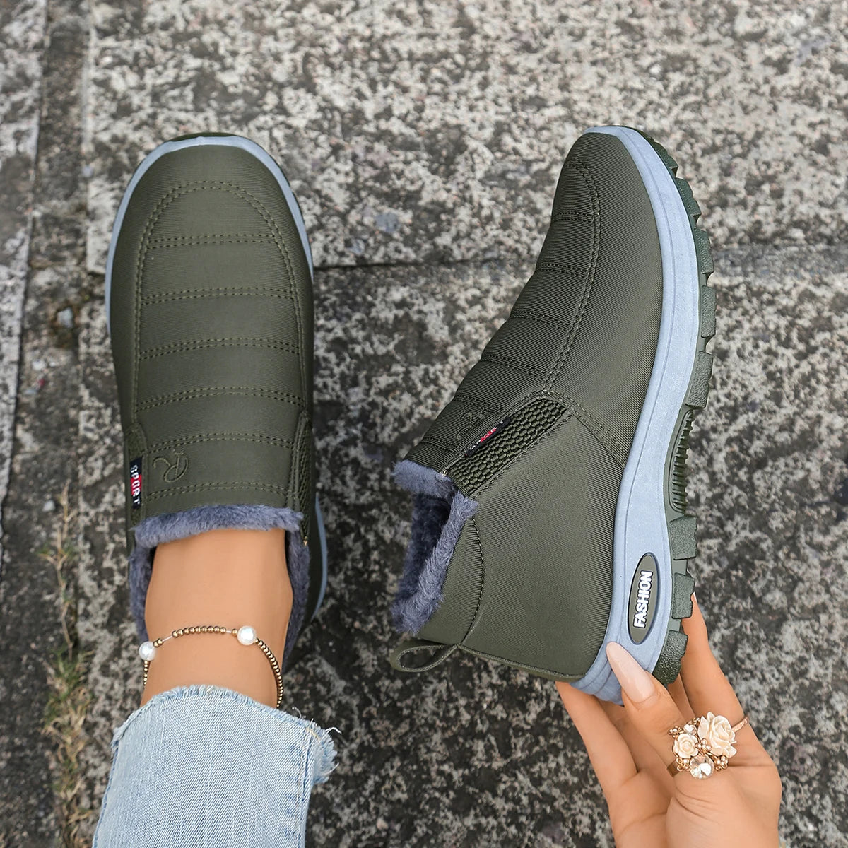 Green / 17