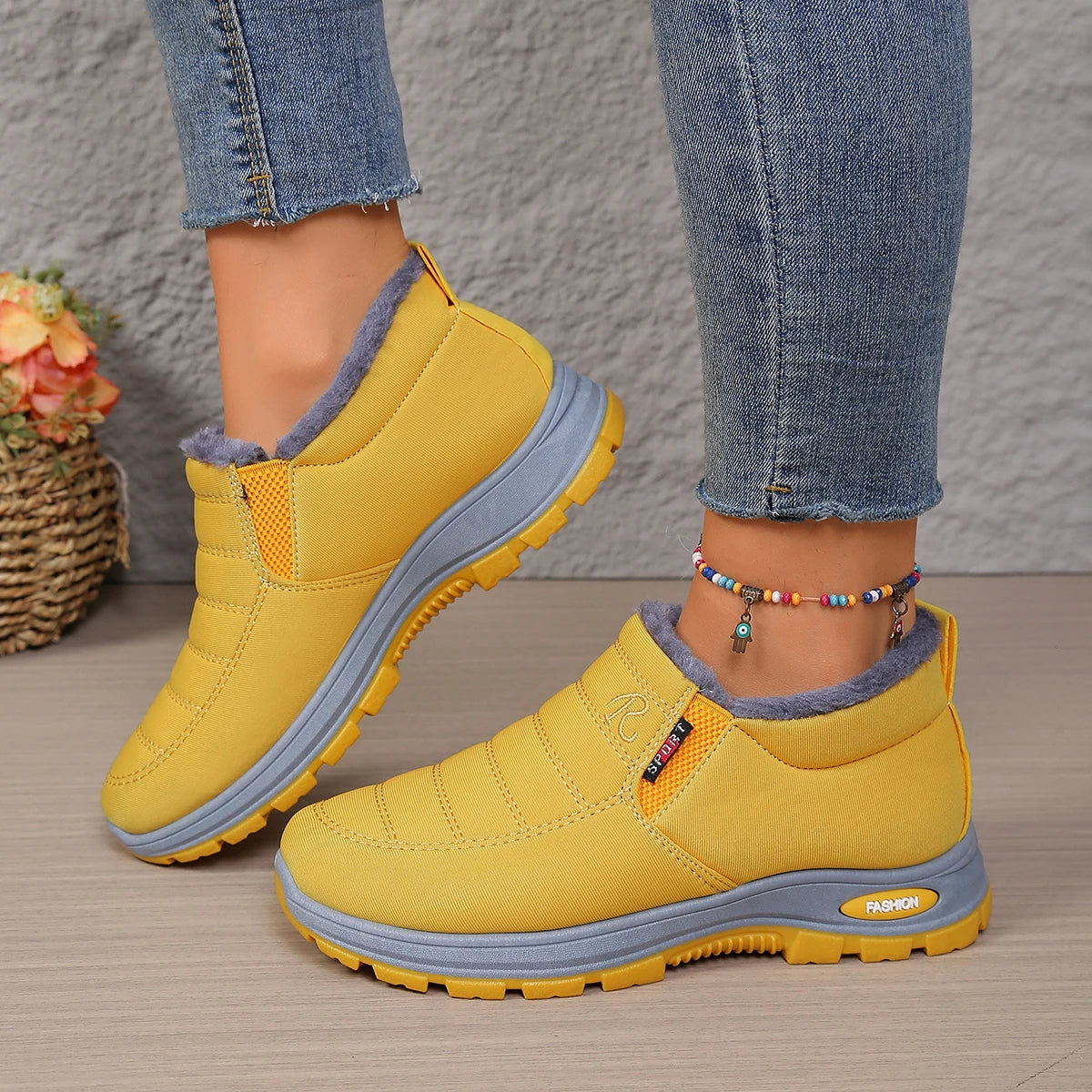 Yellow / 17