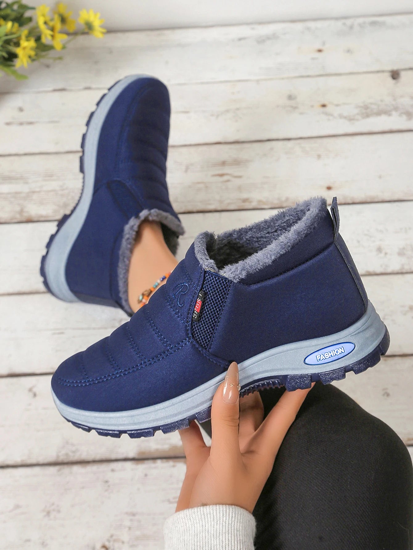 Blue / 17