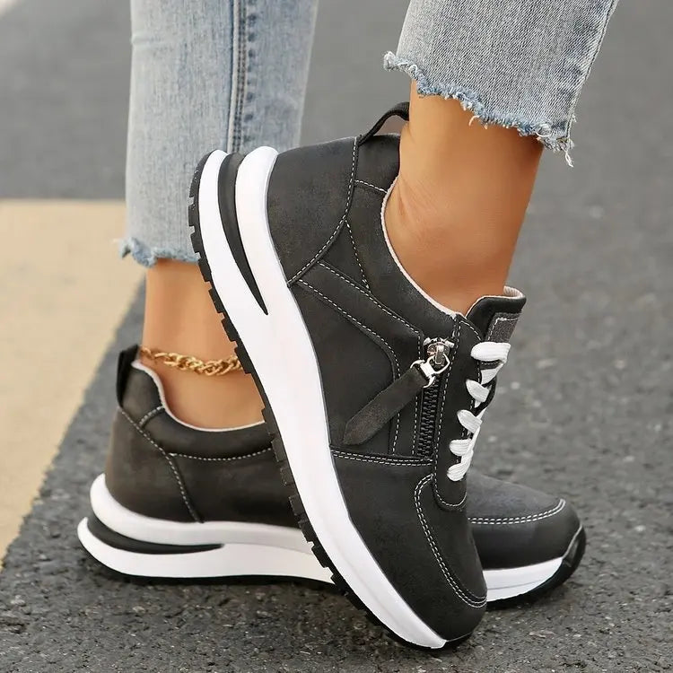 Black / AU 10 (US 12)