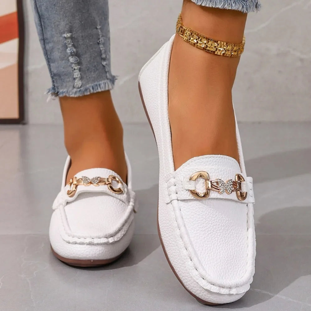 WHITE / 13