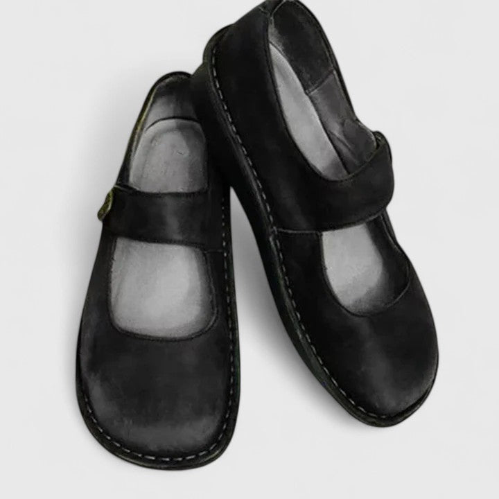 Black / 12